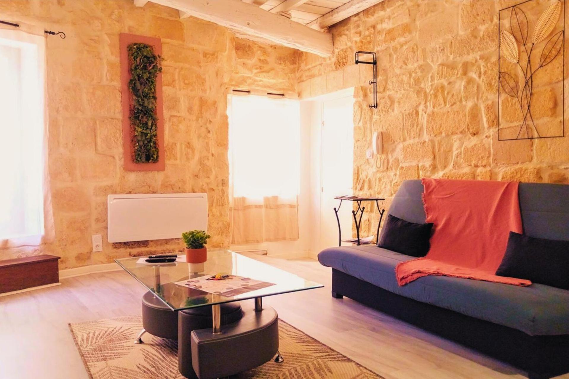 Immeuble 3 Apparts Centre Historique St Gilles Maisoncarreeconciergerie Saint-Gilles  Kültér fotó